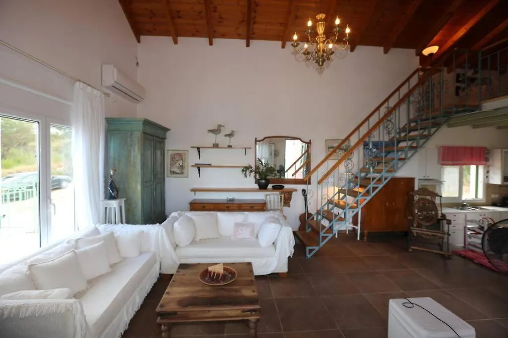 Kalamakia House-Stylish Cottage Near Petani Beach Lixouri
